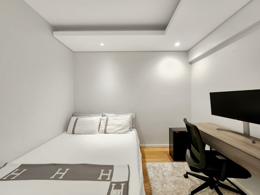 2 Bedroom Property for Sale in Sea Point Western Cape